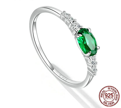 Anillo con piedra verde