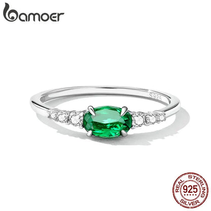 Anillo con piedra verde