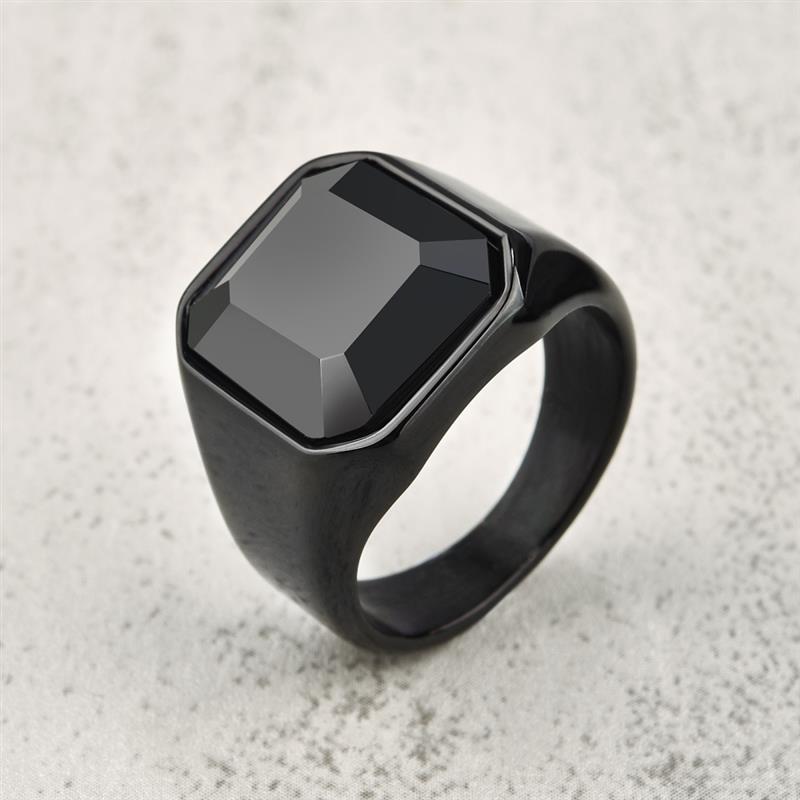 Men's signet ring with carved zirconia